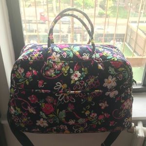 Like new Vera Bradley Grand Weekender Duffle Bag